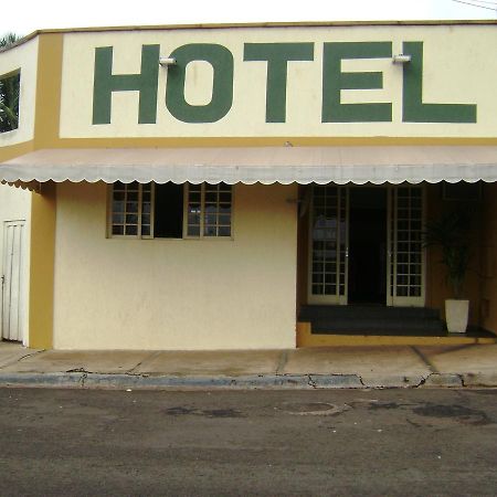 Hotel Colonial Lencois Paulista Exterior foto